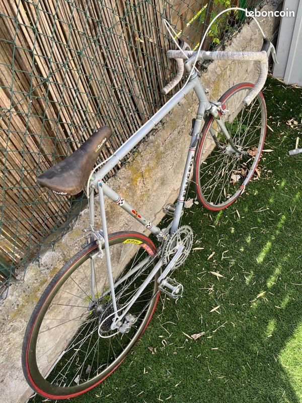 Vélo course Peugeot (image 1)