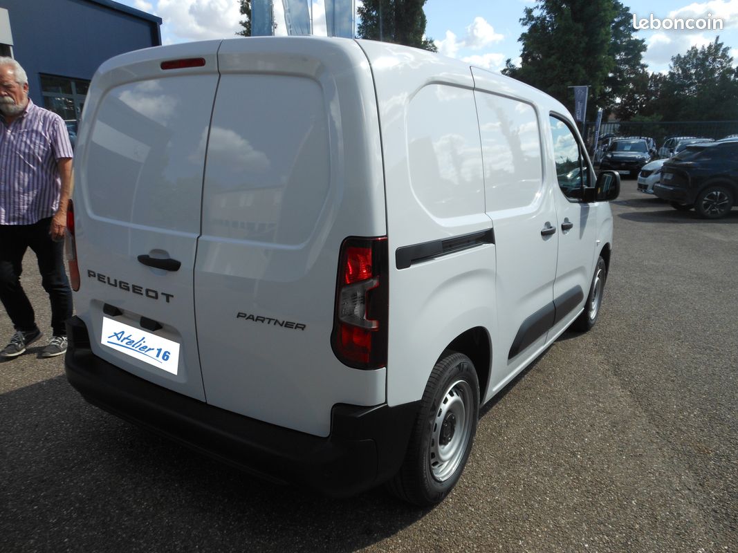 Peugeot Partner VU 100 Ch BVM premium/ 500Km + Garantie constructeur ( 18 325 HT ) (image 4)