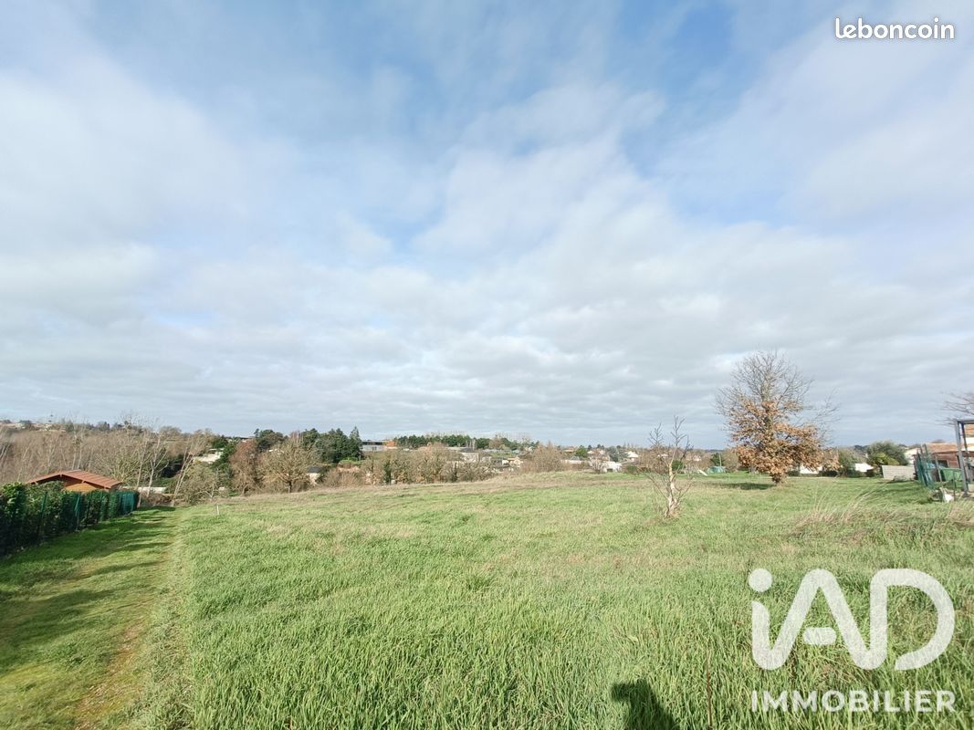 Terrain 7285 m² · à Thouars · 7 285 m² · 67 000 €