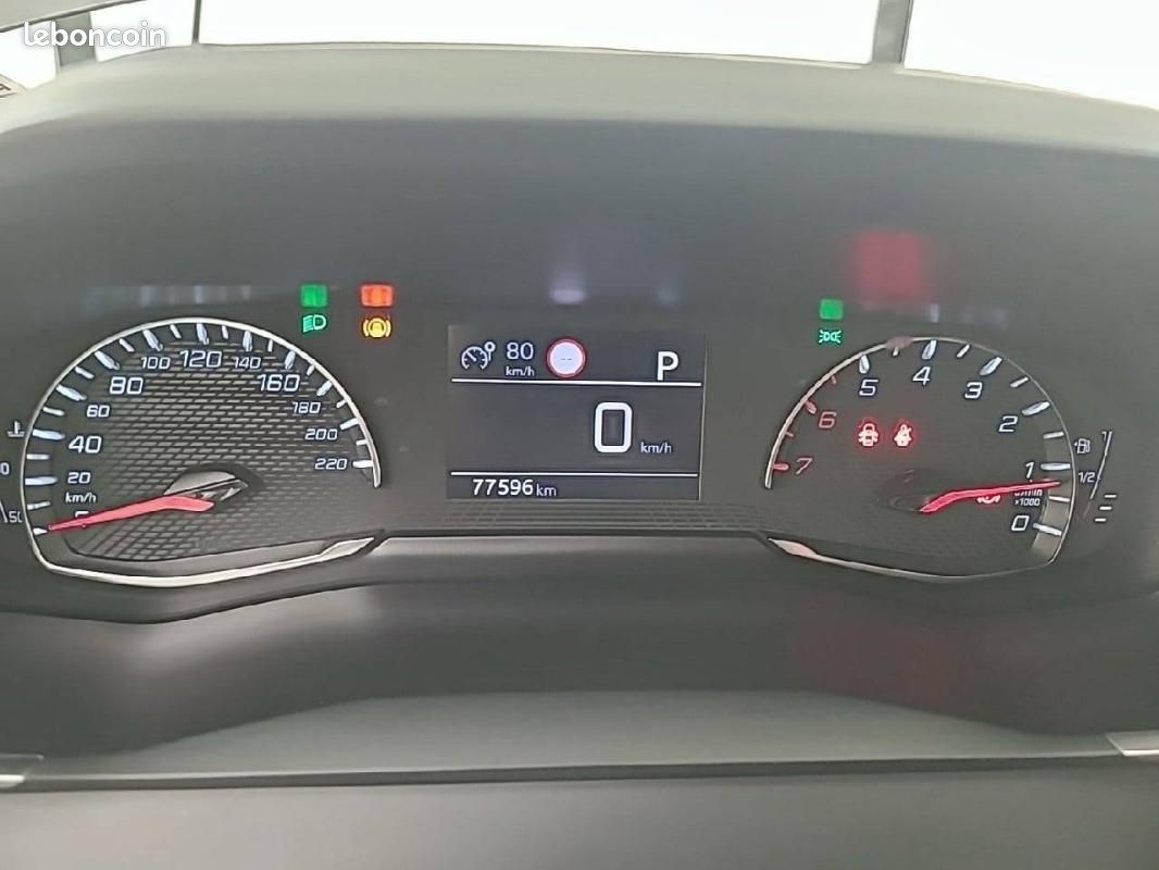 Peugeot 2008 BlueHDi 130 S&S EAT8 - Allure (image 10)