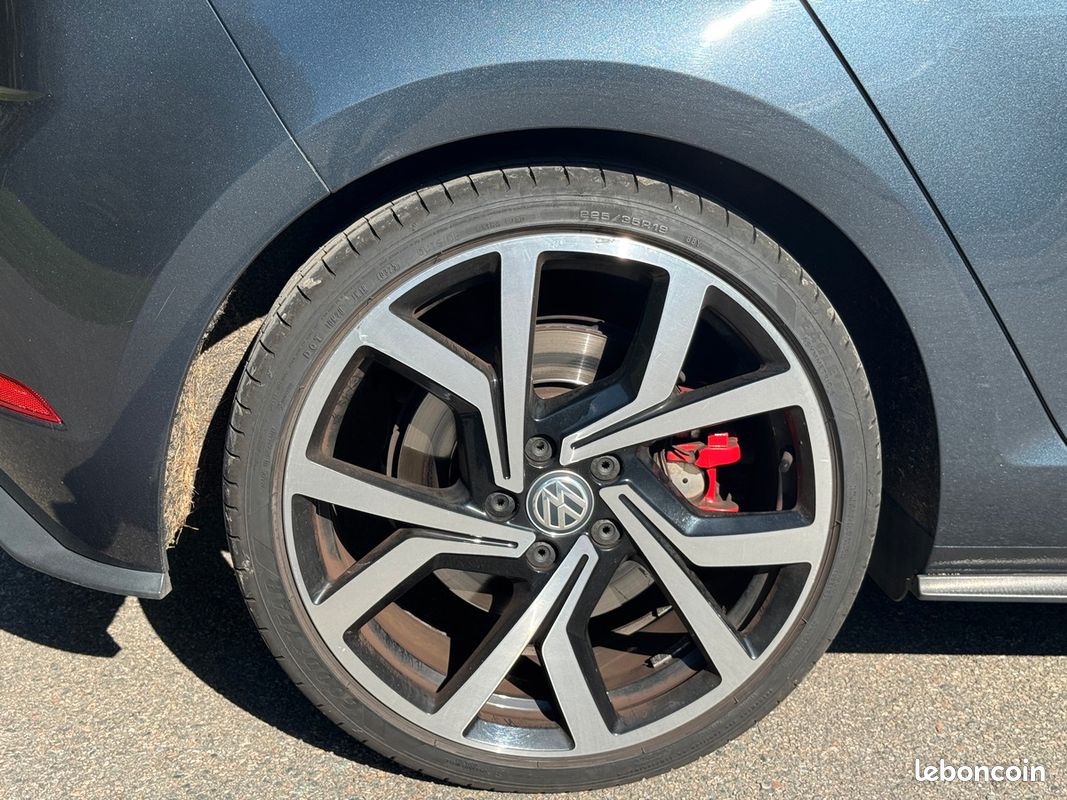 Volkswagen Golf 7 GTI 245 (image 27)