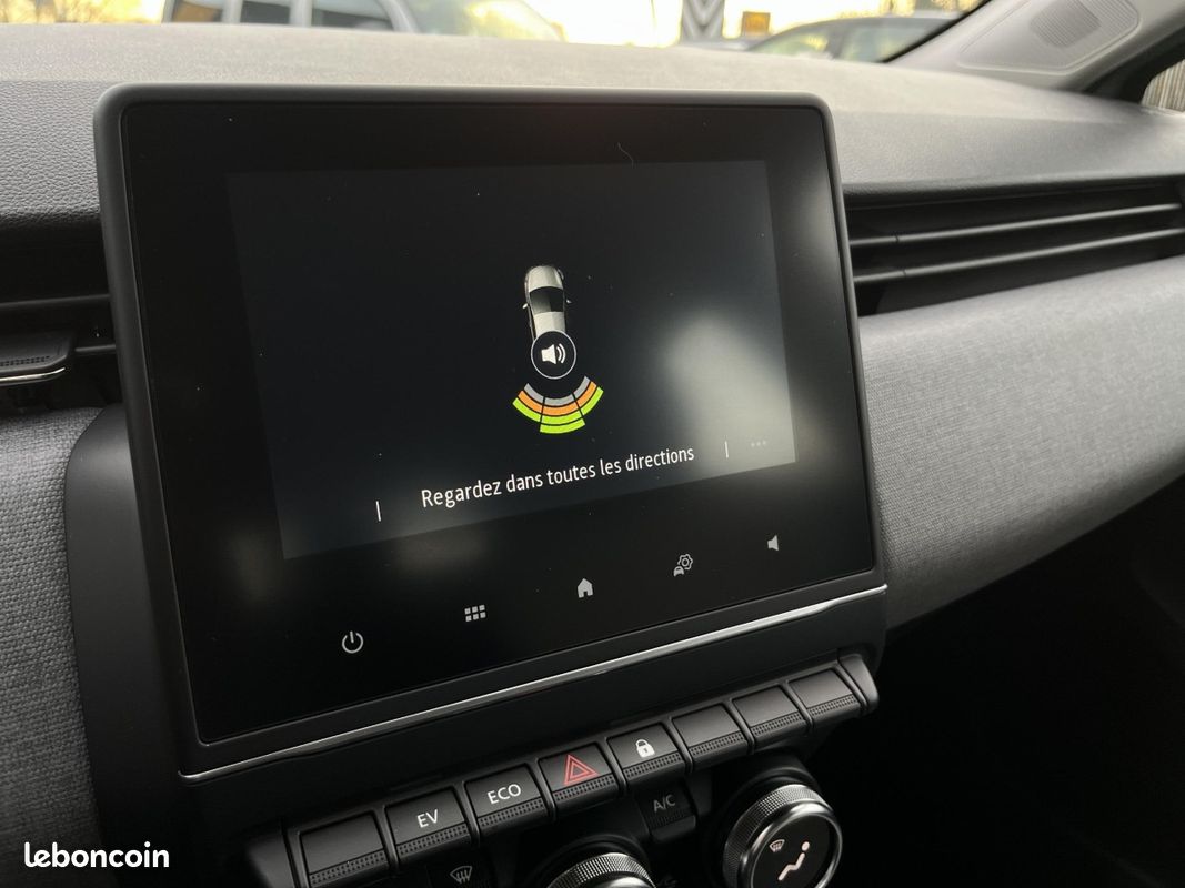 Renault Clio (5) Evolution E-Tech full hybrid 145 -24 (image 14)