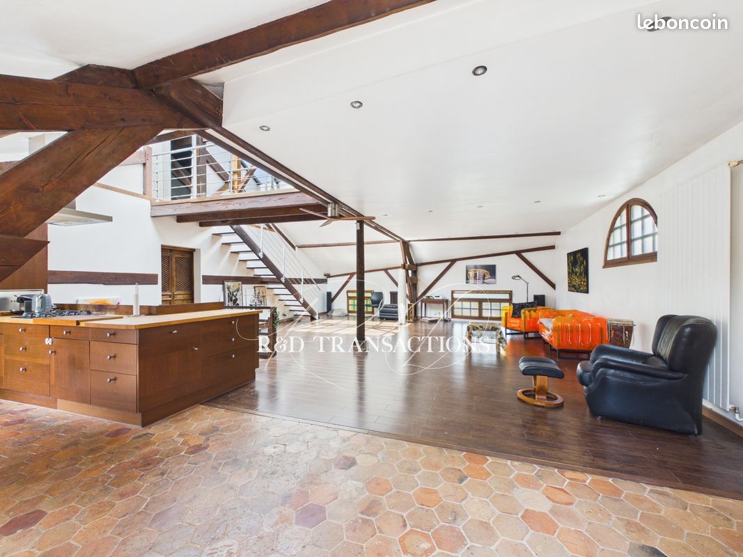 Appartement 4 pièces 158 m² · à Corbeil-Essonnes · 158 m² · 330 000 €