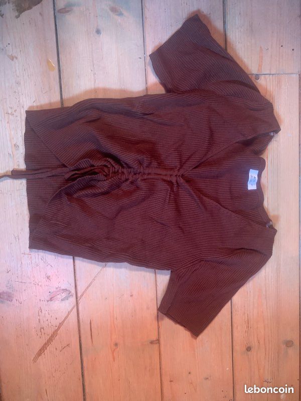 Haut marron décolleté (image 1)