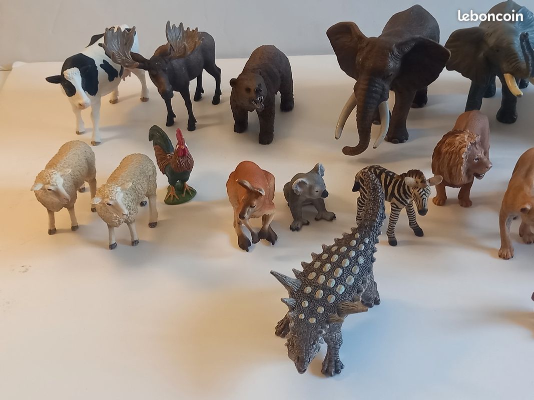 Figurines animaux Schleich et Papo : animaux de ferme, d'Afrique, d'Australie, du Canada, chiens et chiots (image 2)