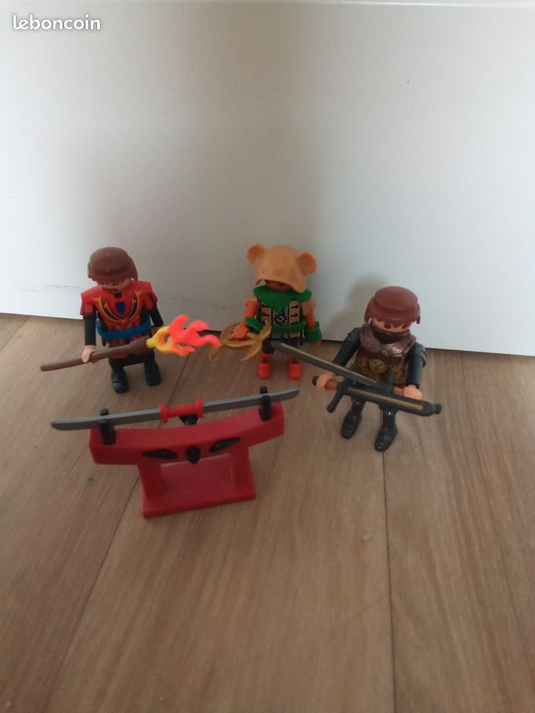 Lot de 3 personnages playmobil (image 1)