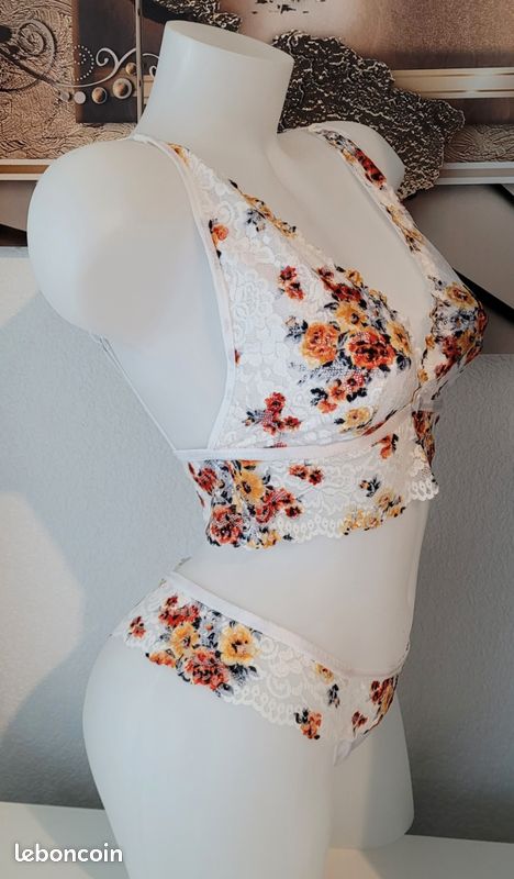Ensemble lingerie dentelle sexy et romantique cousu main (image 1)