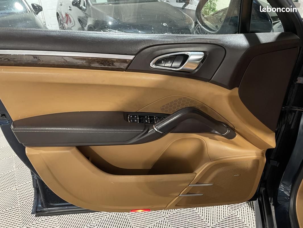 Porsche Cayenne GTS V8 4.2 420CH -TOIT OUVRANT-CAMERA DE RECUL-GARANTIE 12 MOIS- (image 9)