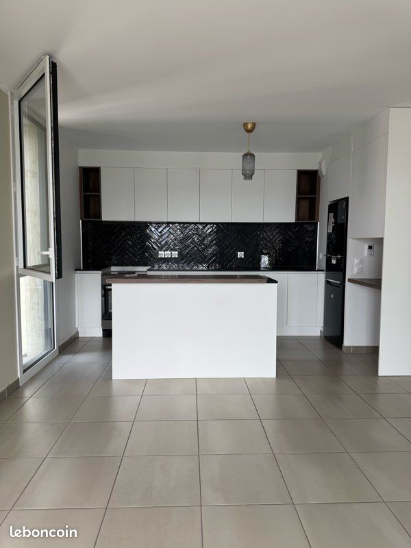 Appartement 3 pièces 83 m² · à Bordeaux · 83 m² · 1 383 €