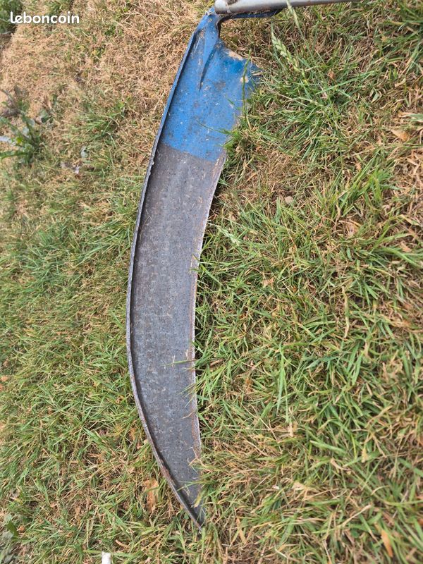 A vendre une faux (image 3)