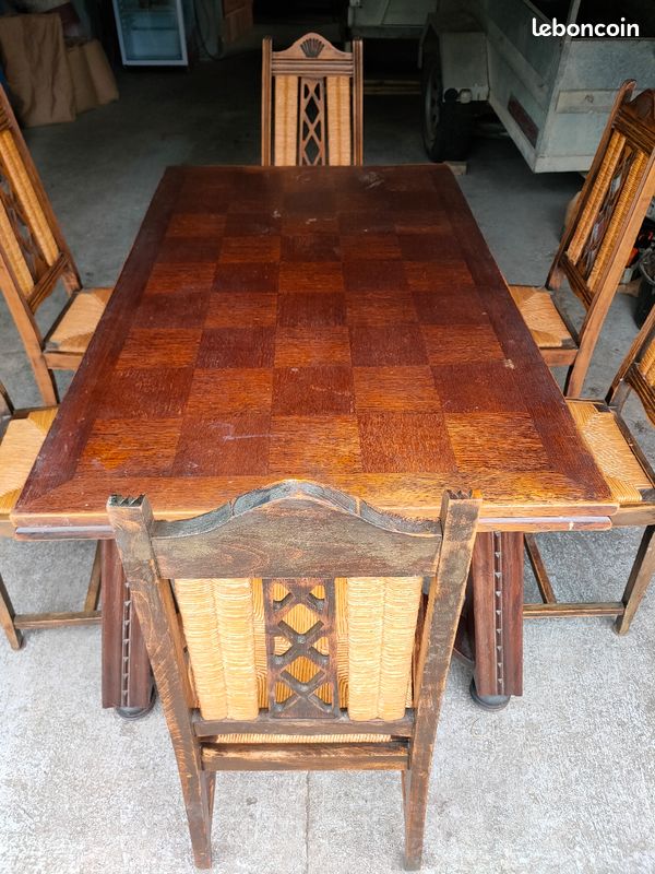 Table + chaises (image 1)