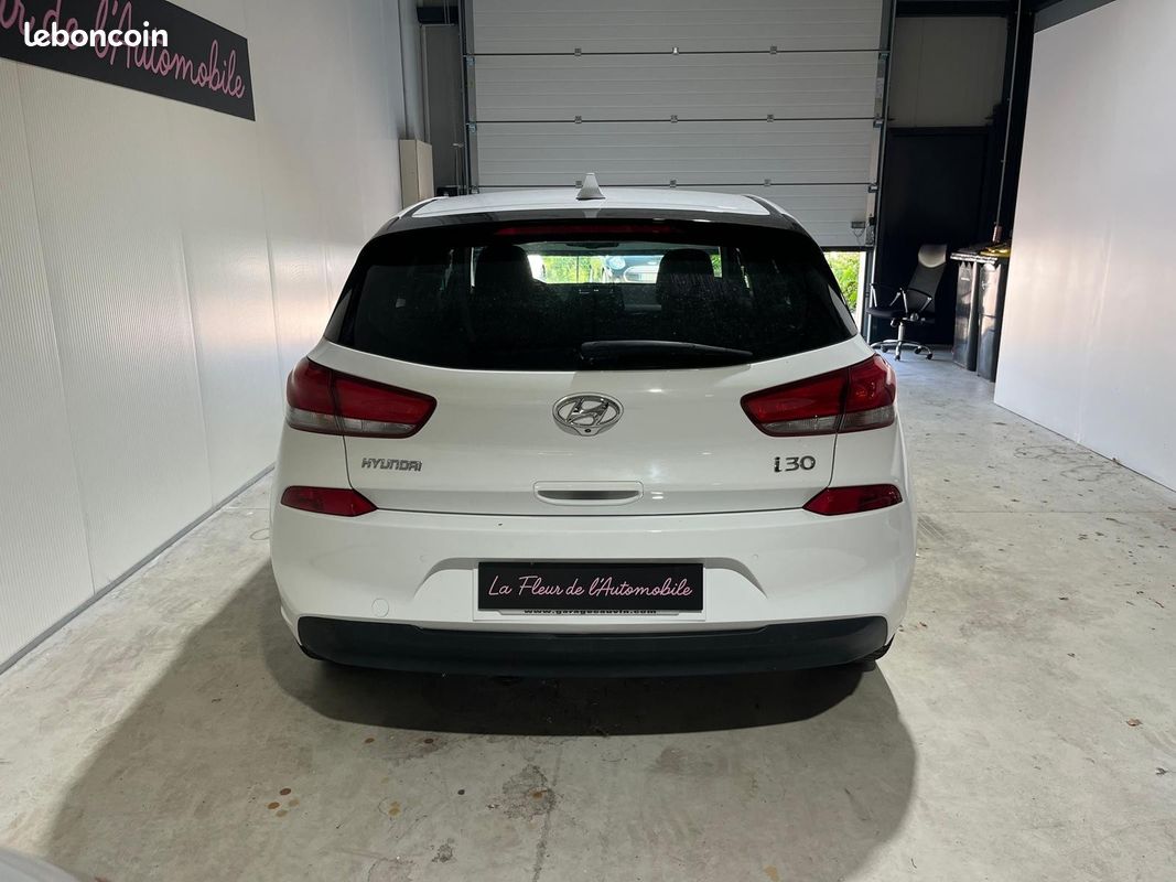 HYUNDAI i30 1.0 T-GDi 120 BVM6 Edition #1 CAMERA DE RECUL - KEYLESS - ENTRETIEN HYUNDAI (image 8)