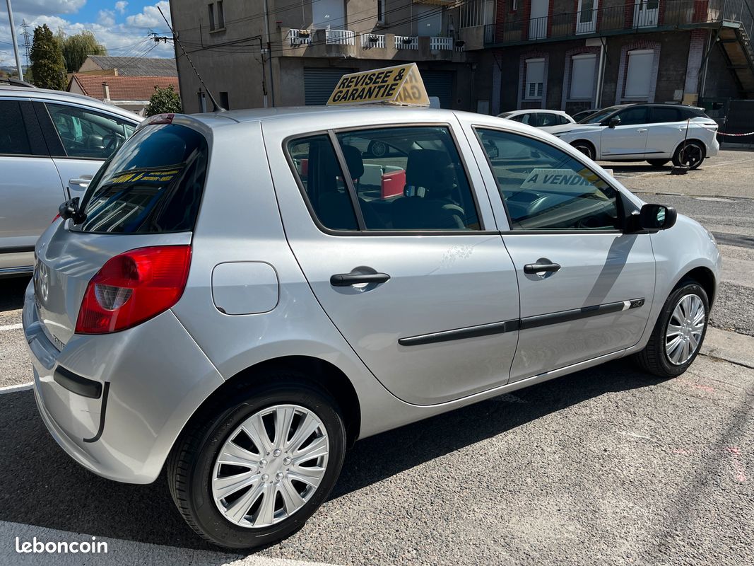 Belle clio III 1.5 dci 135.700kms possibilité garantie 12 / 24 / 36 mois (image 2)