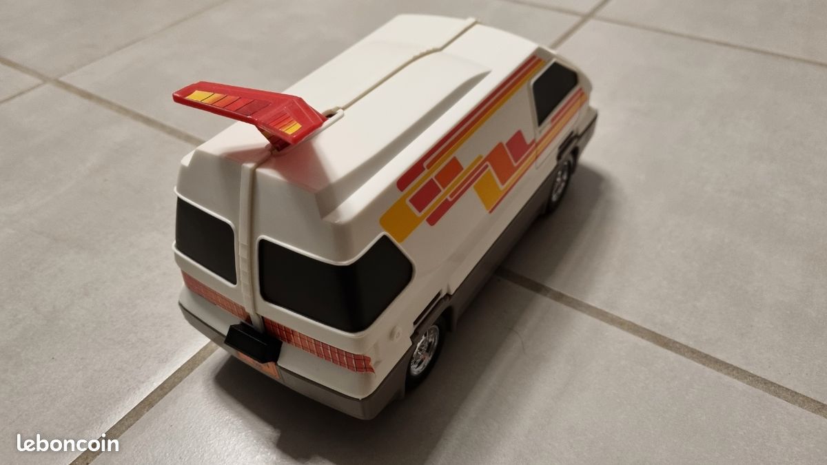 Vintage 1986 Kenner M.A.S.K. MASK Slingshot Van Vehicle Ace Riker