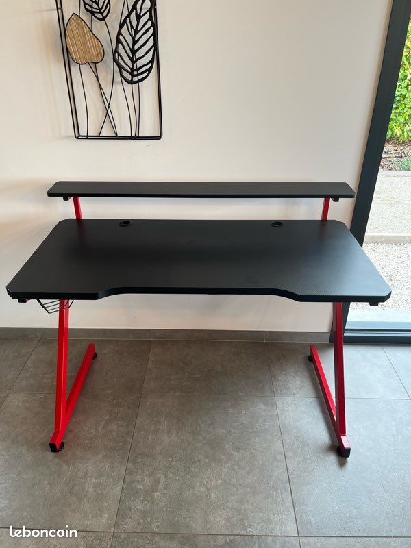 Bureau Gamer / Bureau de travail (acheté chez BUT) - Effet Carbone (image 2)