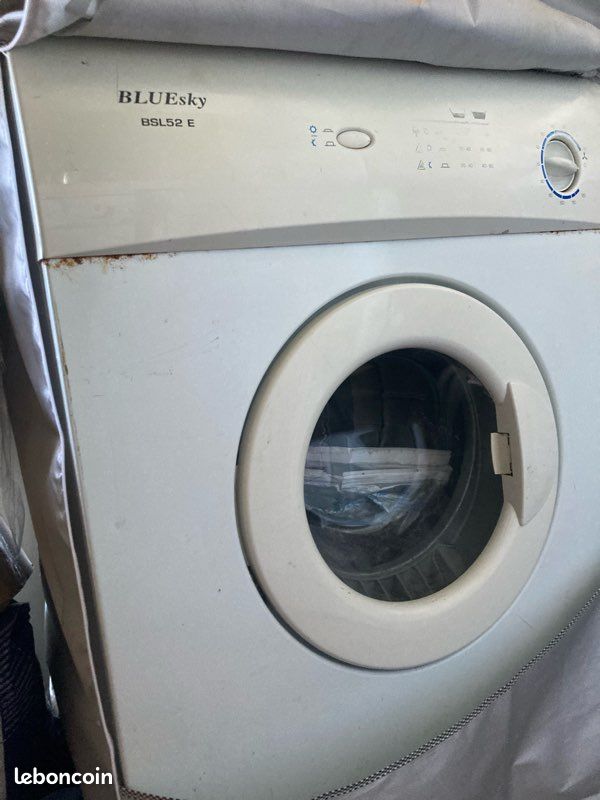 Urgent 🚨 Machine Sèche linge Bluesky BSL52E 74 cm hauteur sur 63cm largeur très bon état disponible a Pantin rue delizy (image 2)