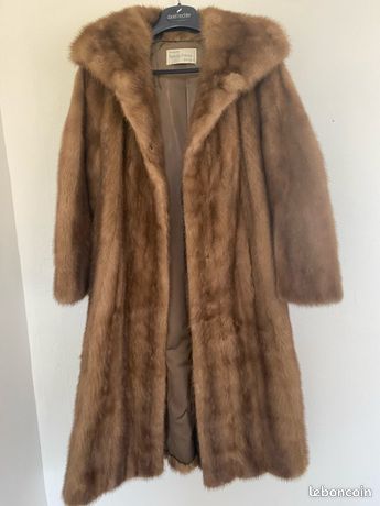 Manteau court en vison véritable Manteau court en vison véritable