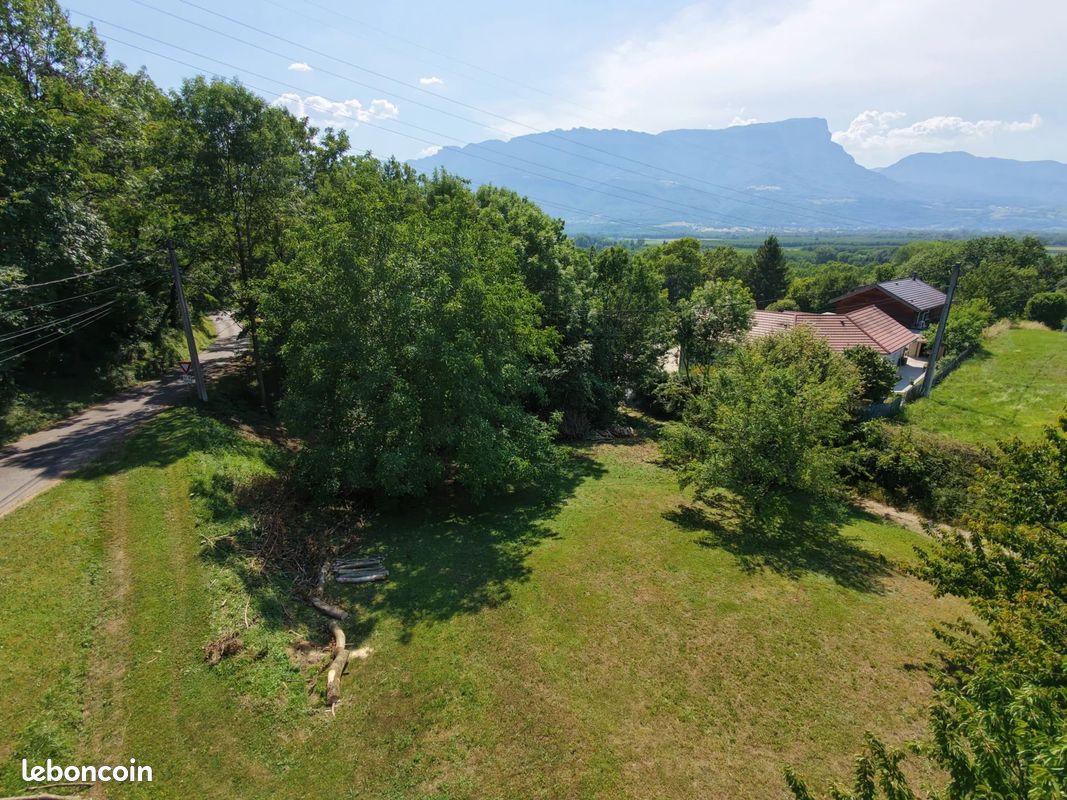 Terrain 832 m² · à Les Mollettes · 832 m² · 59 000 €