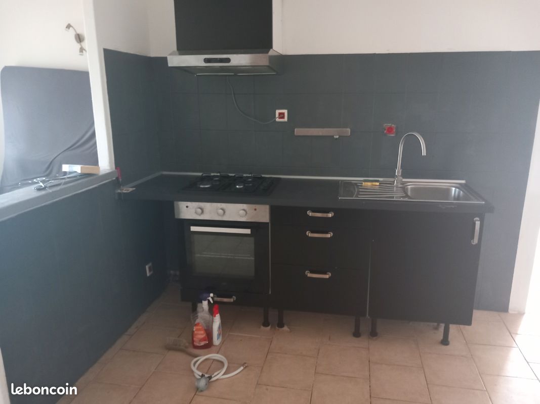 Appartement 1 pièce 35 m² · à Istres · 35 m² · 460 €/mois