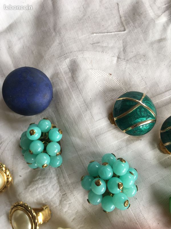 Anciennes boucles d'oreilles clips Edelweiss en os sculpté - Vintage - Montres & Bijoux
