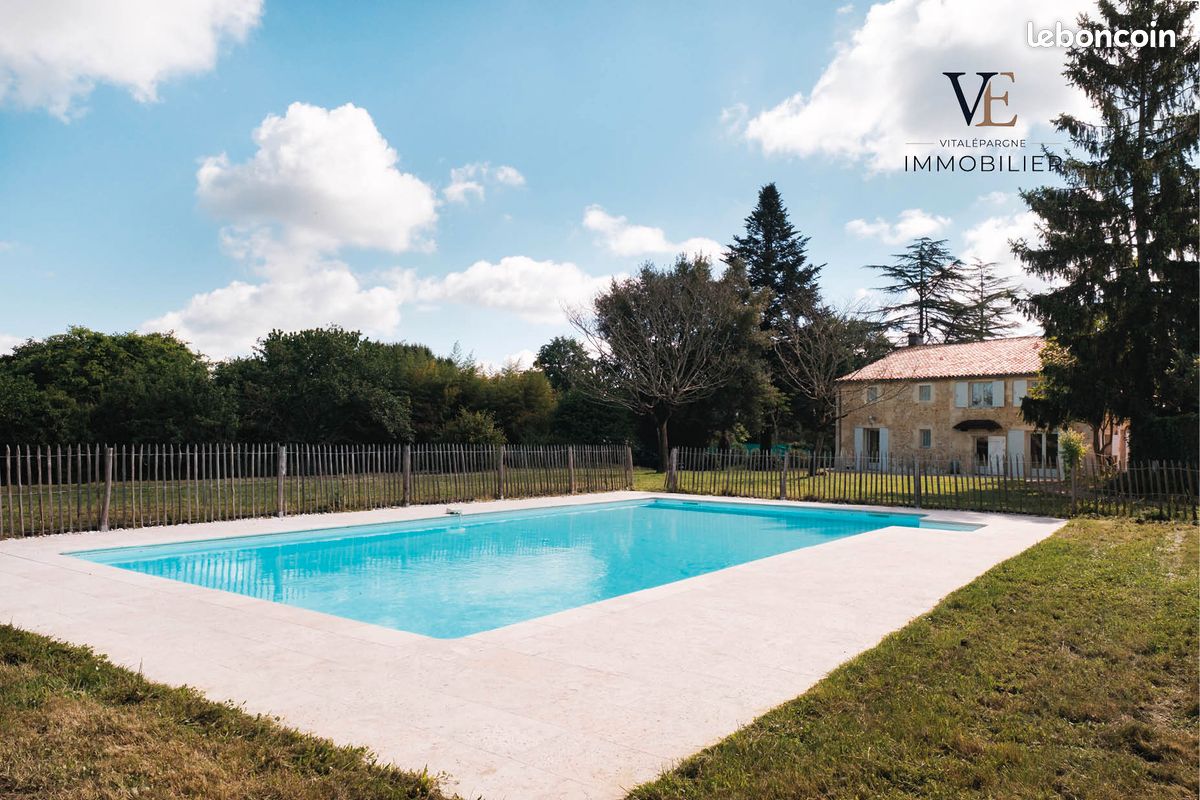 Maison 7 pièces 242 m² · à Sadirac · 242 m² · 975 000 €