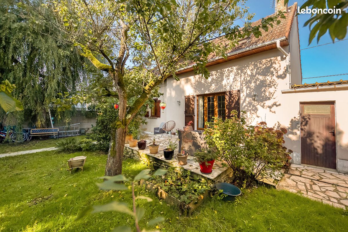 Maison 5 pièces 111 m² · à Roissy-en-Brie · 111 m² · 409 000 €