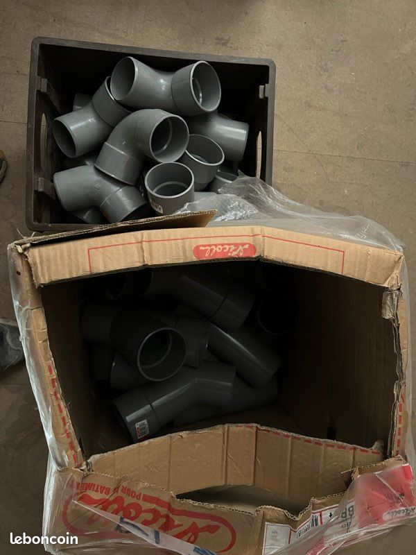 Raccord PVC, diamètre 80 (image 1)