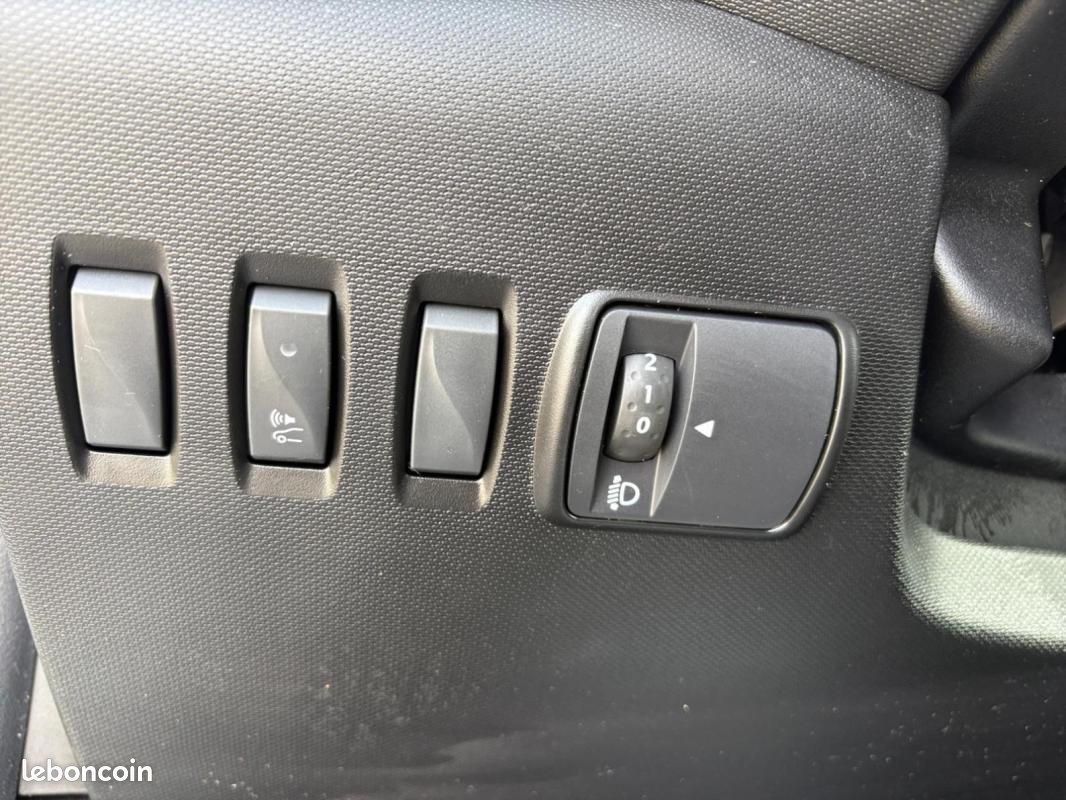 Renault Twingo E-TECH ELECTRIQUE III Equilibre (image 20)