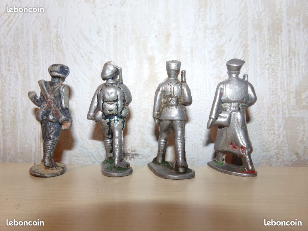 QUIRALU CHASSEURS ALPINS musiciens au défilé Quiralu avec Cor et