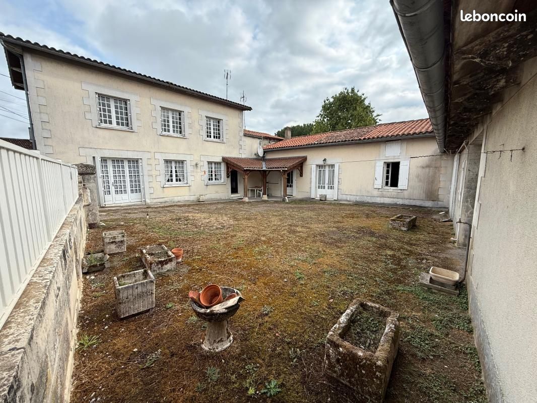 Maison 6 pièces 175 m² · à Celles · 175 m² · 99 900 €