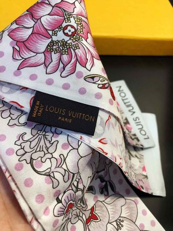 Occasion] LOUIS VUITTON Louis Vuitton Bando Monogram Twilly Écharpe Bande  De Cheveux Accessoire De Cheveux Soie Marron ref.367150 - Joli Closet