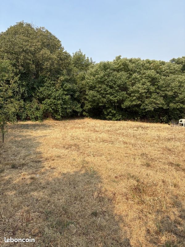 Terrain 1165 m² LAROQUE · 135 000 €