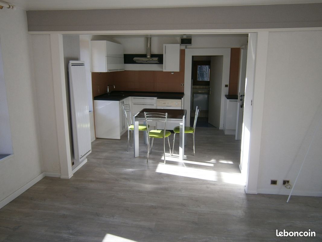 Appartement 2 pièces 50 m² · à La Cluse-Et-Mijoux · 50 m² · 650 €/mois