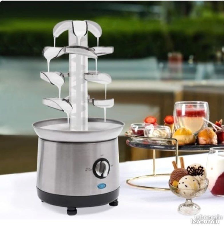 Nostalgia CFF3BR 0,5 Lb Fontaine à Fondue au Chocolat à 3 Niveaux