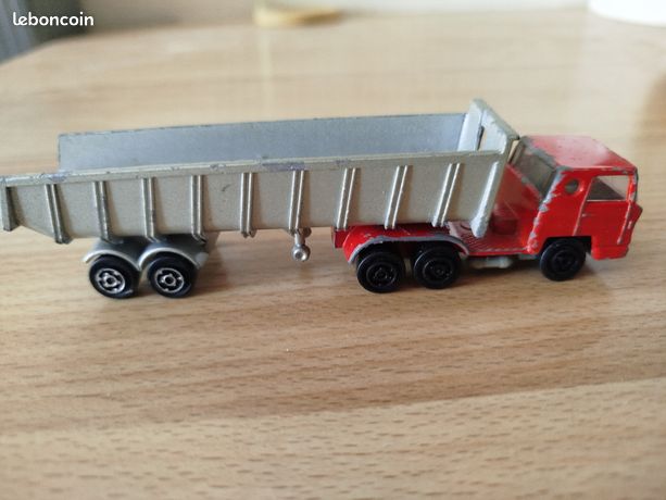 JOUET ANCIENNE MINIATURE Majorette France Camion Bernard Fourragere N