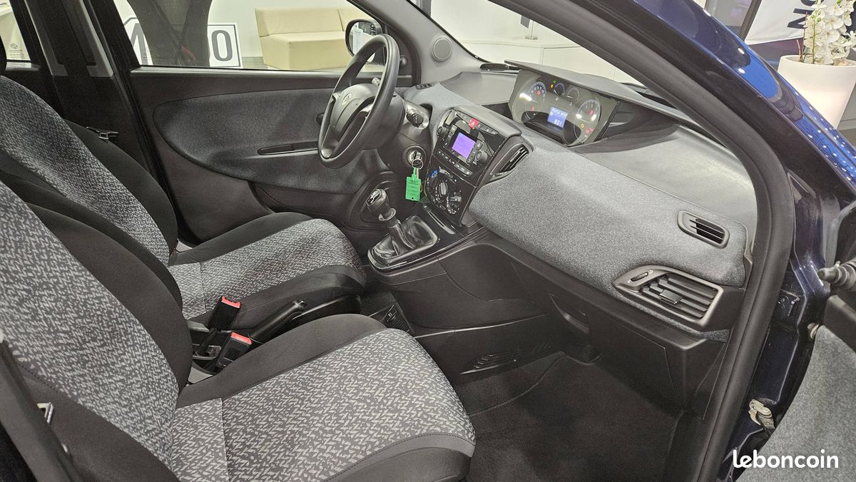 LANCIA Ypsilon 0.9 TwinAir 85 ch Stop&Start Elefantino 2014 (image 14)