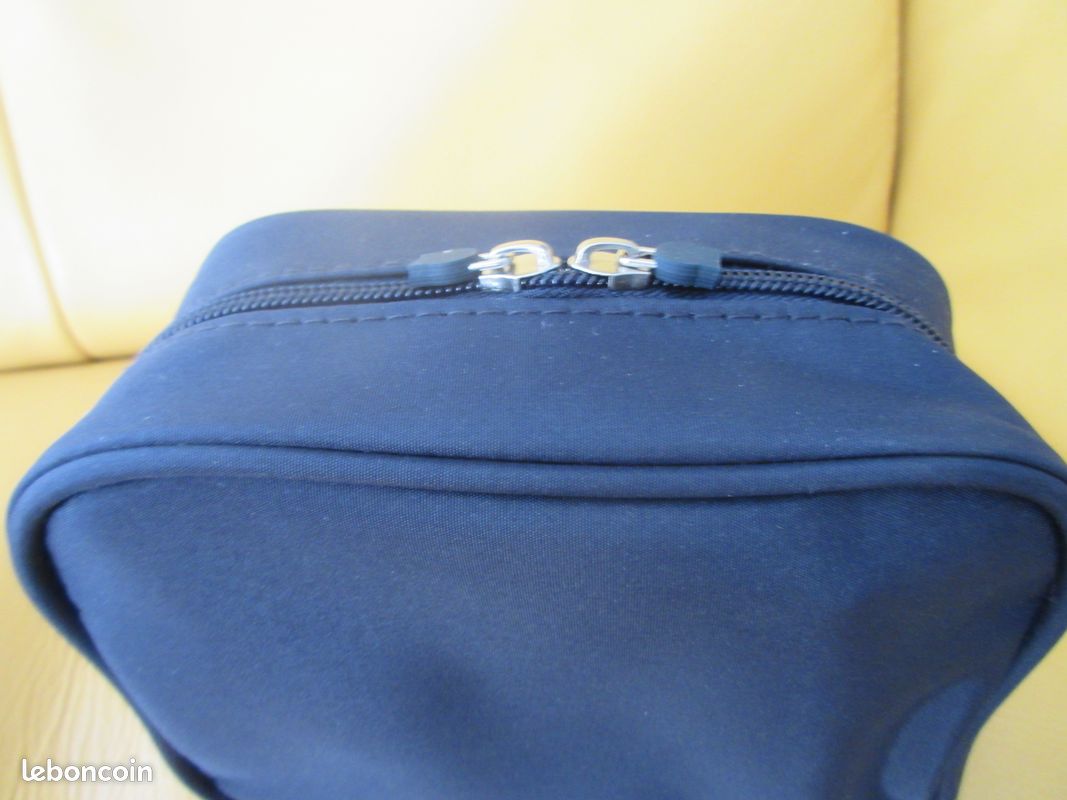 Petite trousse de toilette (image 3)