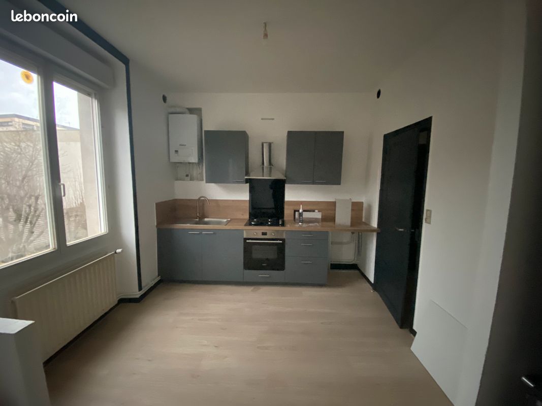 Appartement 3 pièces 76 m² · à Brive-la-Gaillarde · 76 m² · 700 €