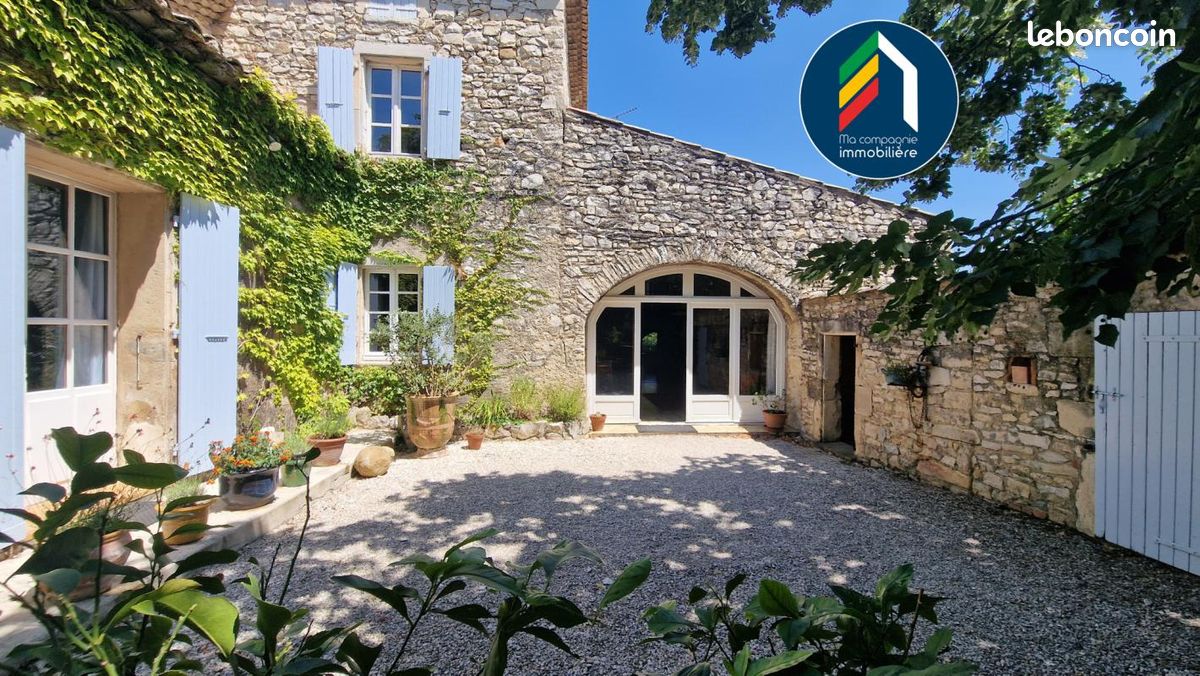 Maison 12 pièces 330 m² · à Marsanne · 330 m² · 988 800 €