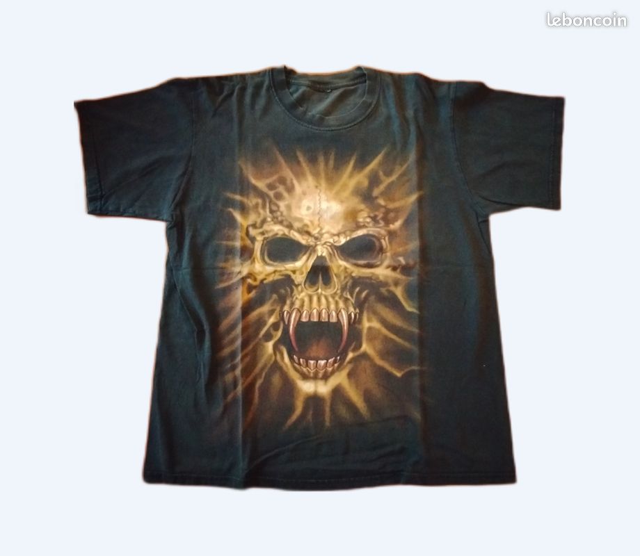 T-shirt "crâne de vampire", taille L (image 1)