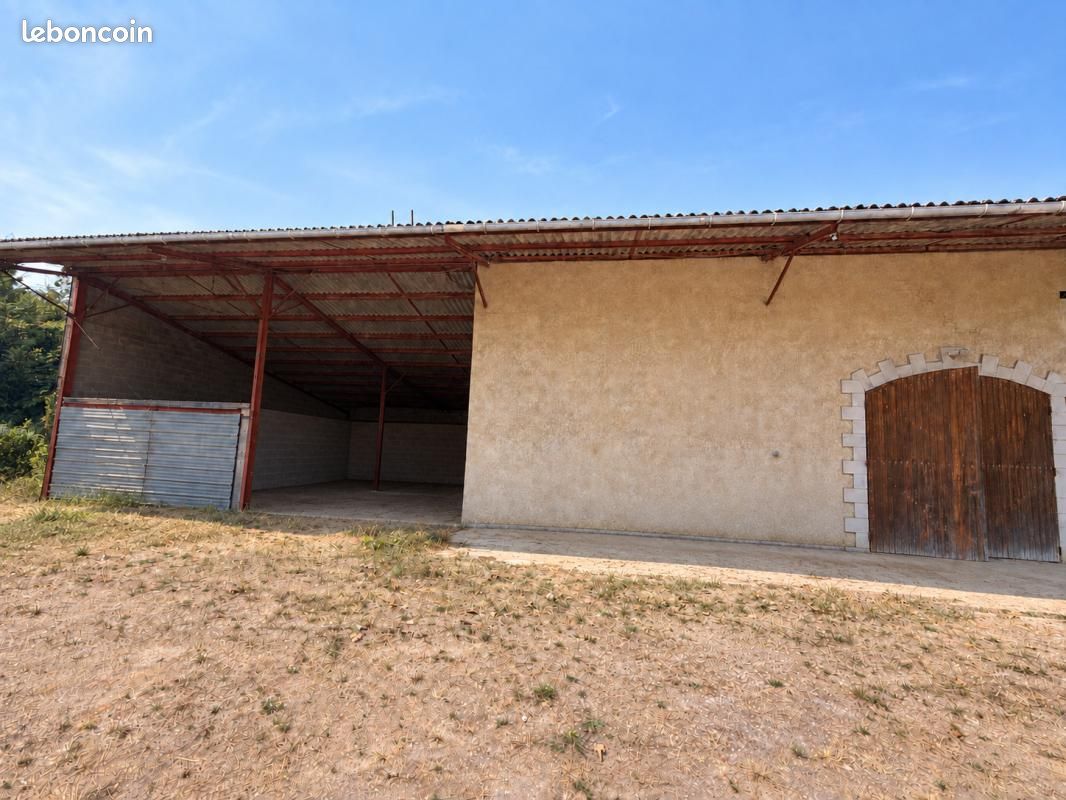 Parking 962 m² · à Générac · 962 m² · 88 000 €