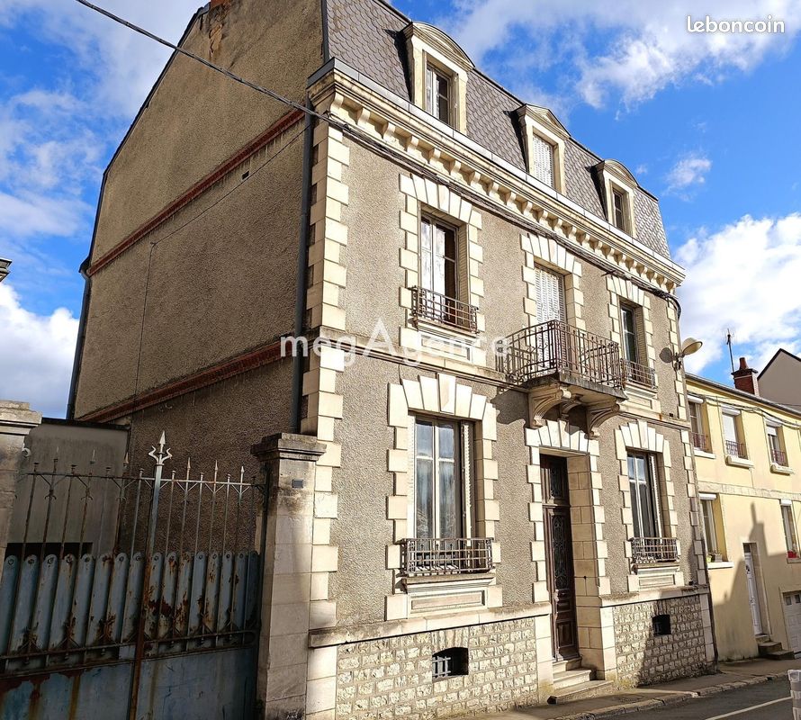 Maison 7 pièces 210 m² · à Vierzon · 210 m² · 136 000 €