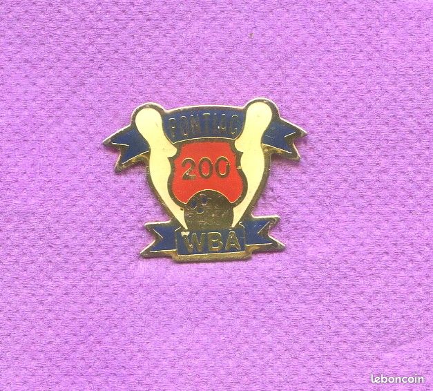 France 98 dans pins de football de collection