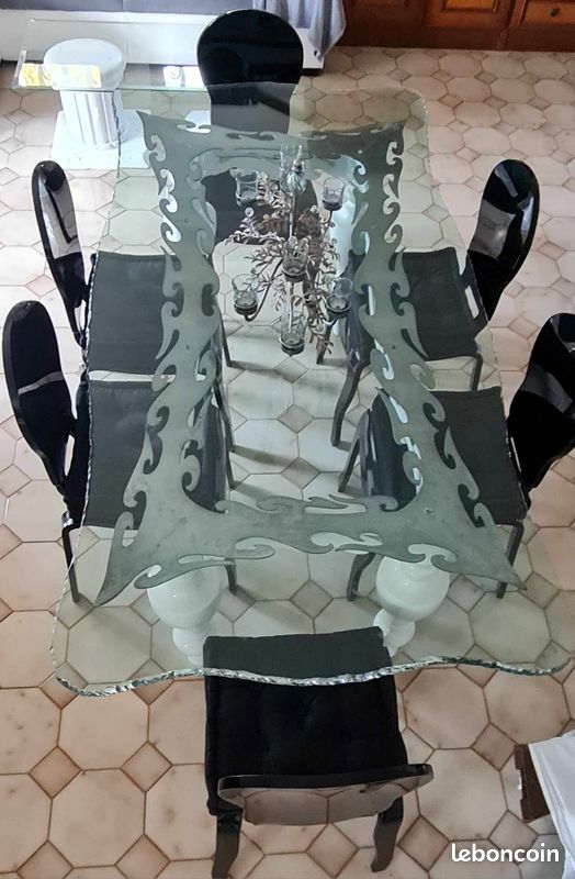 Table et 6 chaises (image 1)