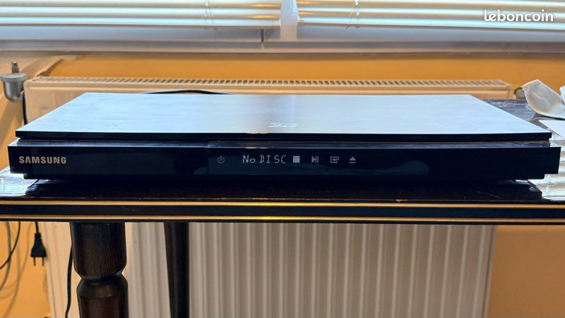 : Lecteur Blu-ray 3D Samsung BD-D5500 + télécommande (image 1)