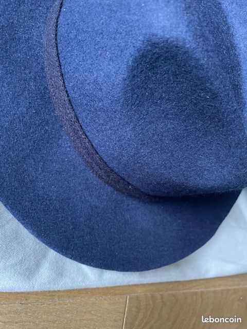 Chapeau de luxe en feutre marine (image 2)