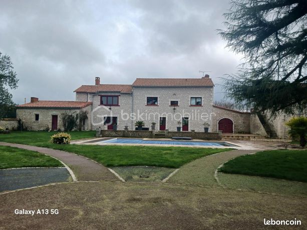 Maison 6 pièces 467 m²