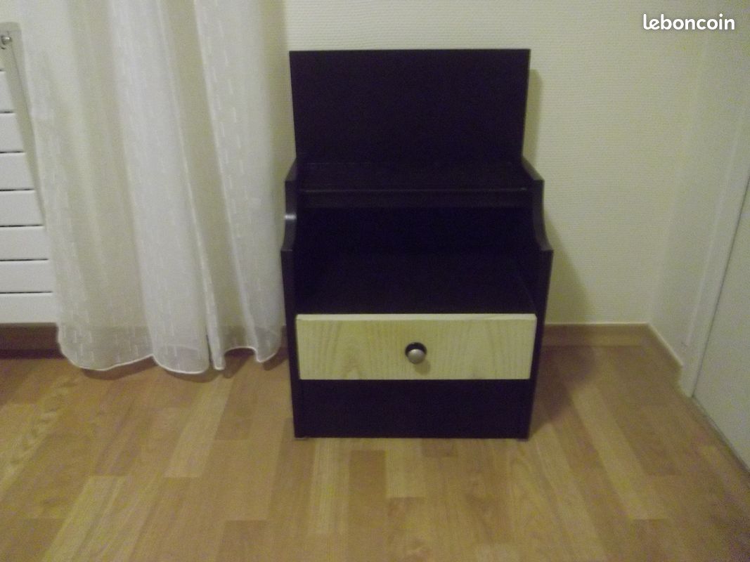 Table de nuit (image 1)