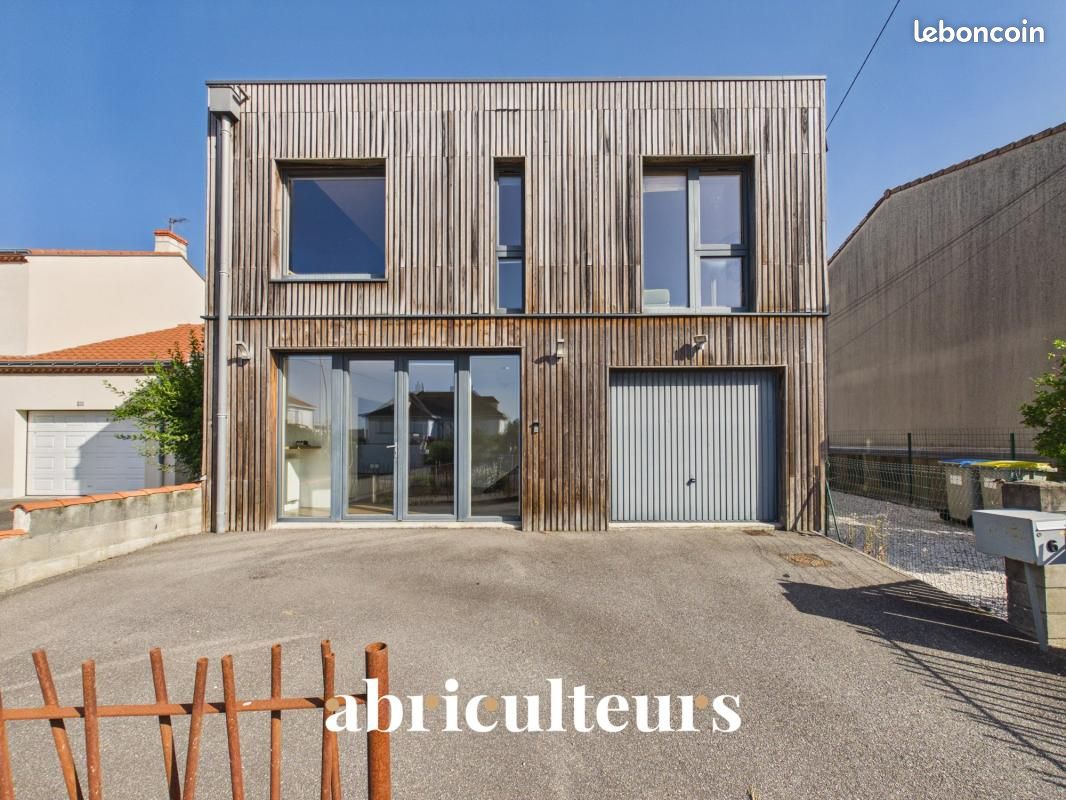 Maison 7 pièces 220 m² · à Rezé · 220 m² · 590 000 €