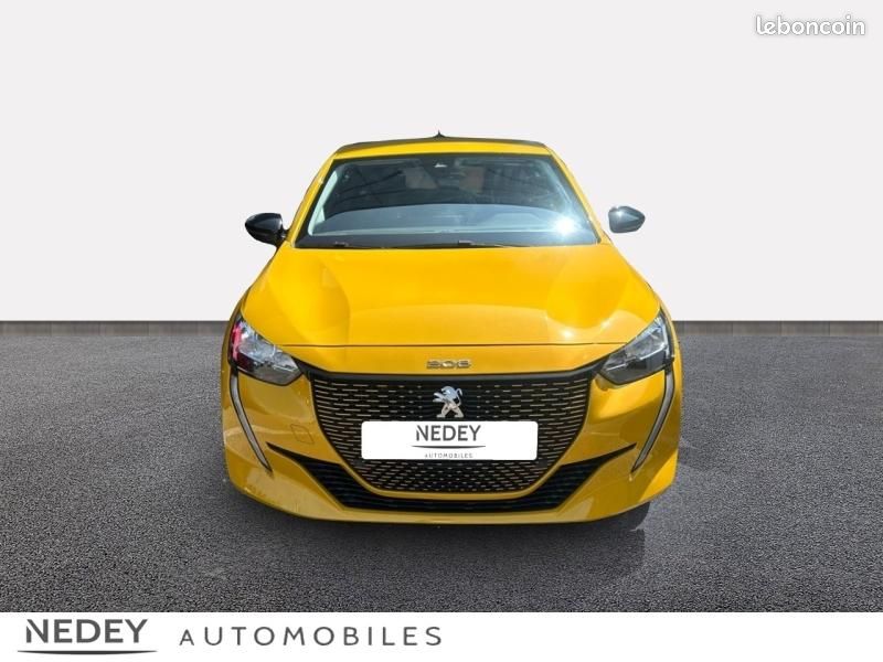 Peugeot 208 e-208 136ch Like (image 2)
